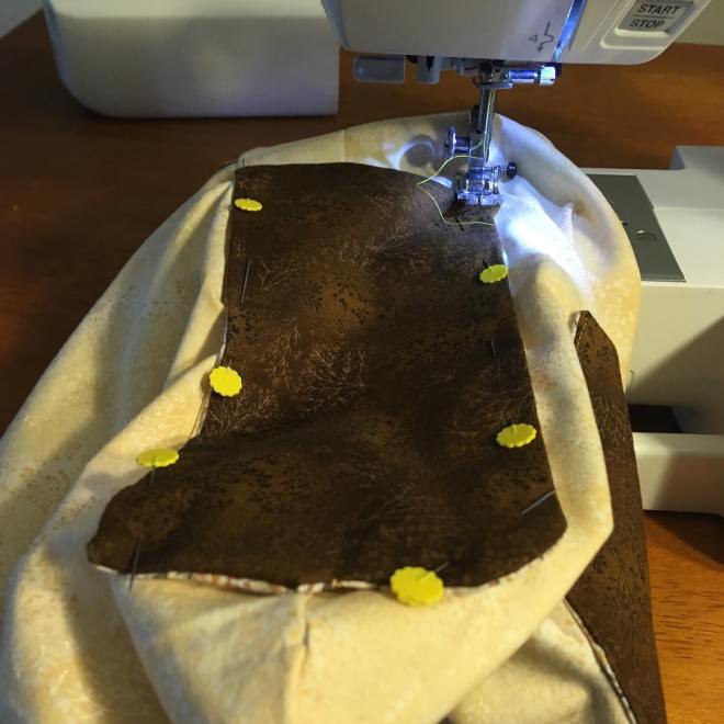 Sewing a side pocket to the outer bag